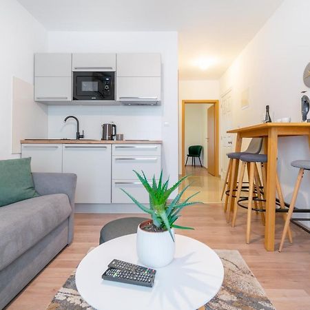 Apartmani Eterović Baška Voda Zewnętrze zdjęcie