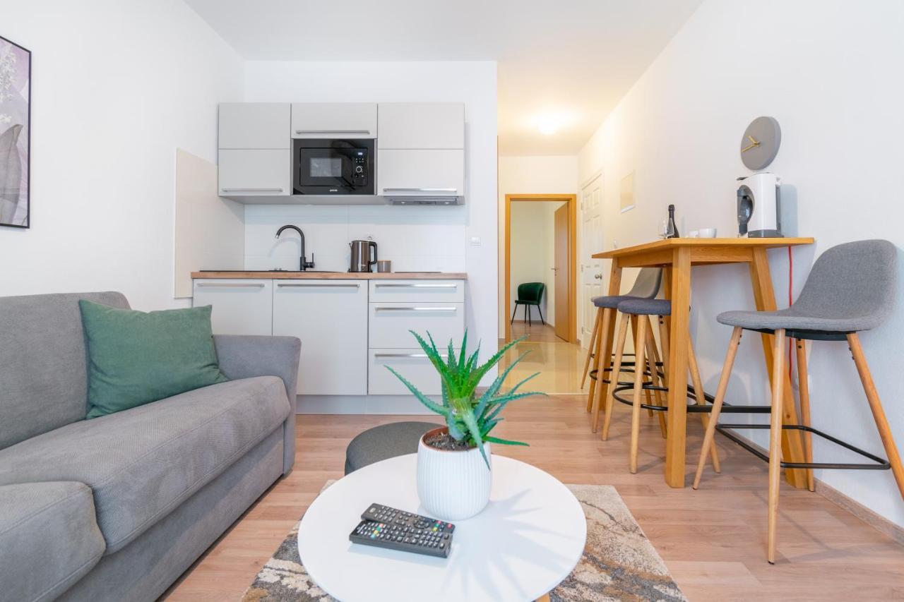 Apartmani Eterović Baška Voda Zewnętrze zdjęcie
